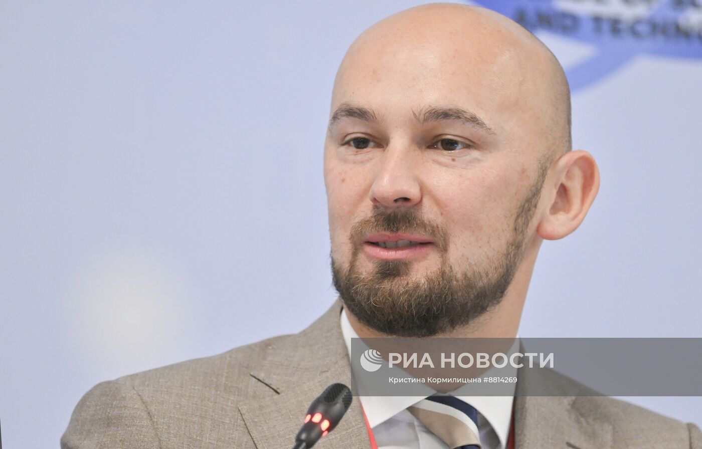 IV КМУ-2024. Невероятные приключения иностранцев в России. Законодательство и практика его применения в вопросах прибытия иностранных ученых