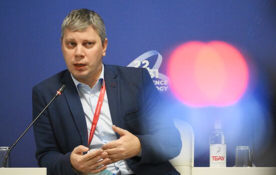 IV КМУ-2024. Наука на переднем крае: развитие гуманитарного знания в Новороссии
Даниил Аникин, доцент кафедры истории и теории политики, МГУ имени М.В. Ломоносова Место: Россия, Федеральная территория "Сириус". Автор: Григорий Сысоев. IV КМУ-2024. Наука на переднем крае: развитие гуманитарного знания в Новороссии