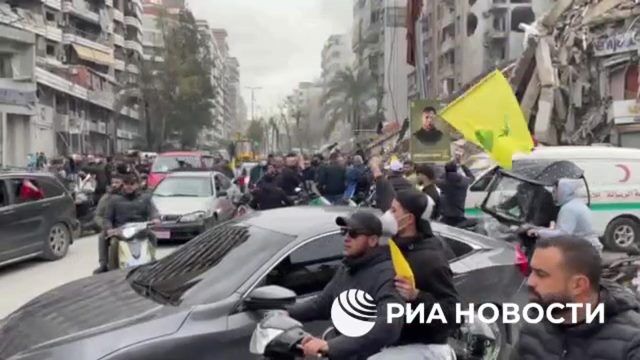 Жители южного пригорода Бейрута начали массово возвращаться в свои дома