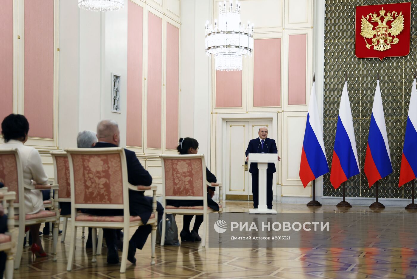 Премьер-министр Михаил Мишустин вручил премии правительства в области науки и техники