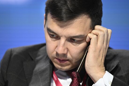 IV КМУ-2024. Биоэкономика: первый этап создания природоподобной техносферы
Михаил Юрин, заместитель министра промышленности и торговли РФ Место: Россия, Федеральная территория "Сириус". Автор: Сергей Бобылев. IV КМУ-2024. Биоэкономика: первый этап создания природоподобной техносферы