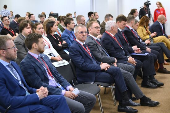 IV КМУ-2024. Работа в кооперации: новая модель студенческих конструкторских бюро для решения задач промышленности