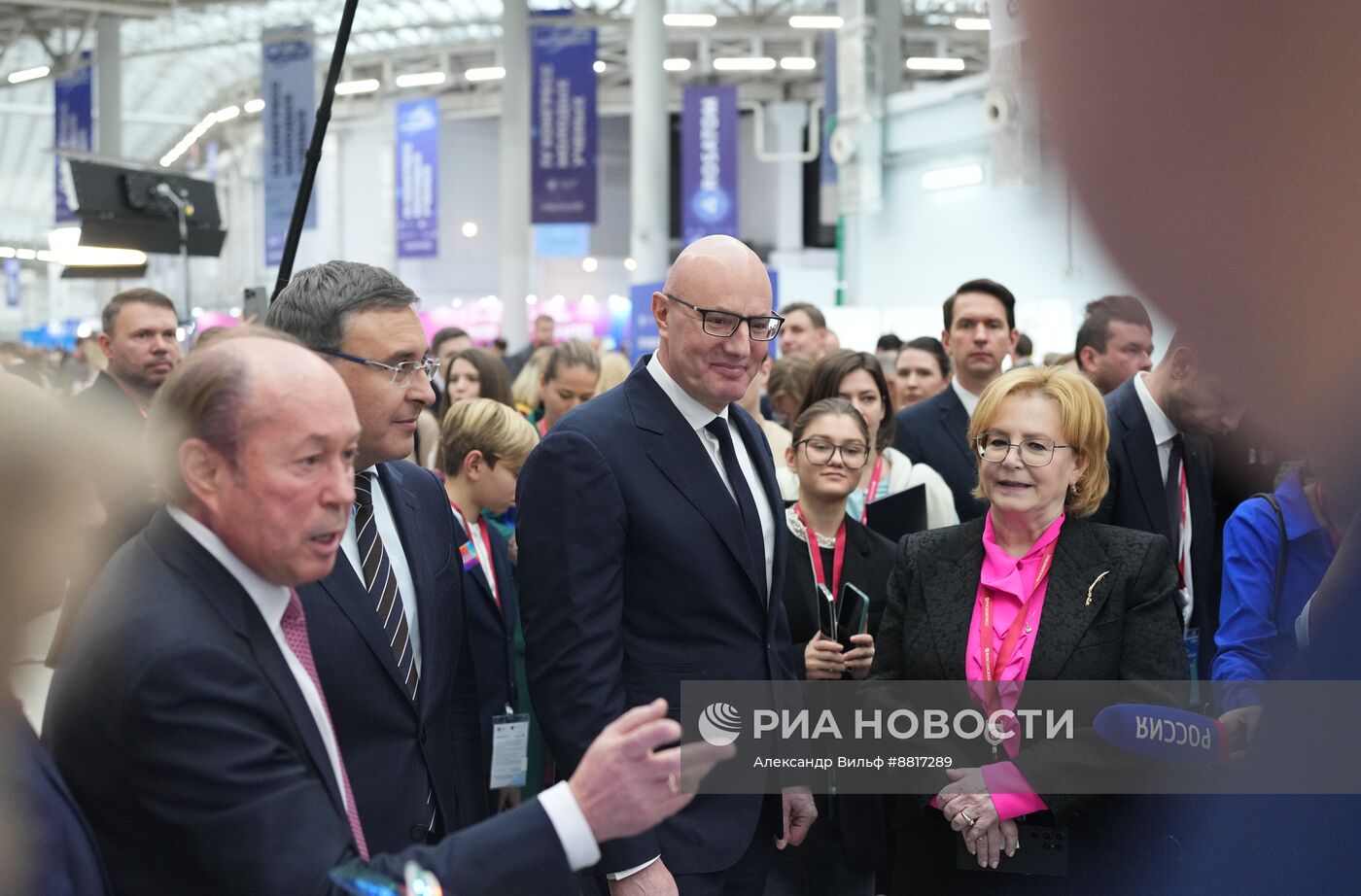 IV КМУ-2024. Вице-премьер РФ Д. Чернышенко посетил IV Конгресс молодых ученых