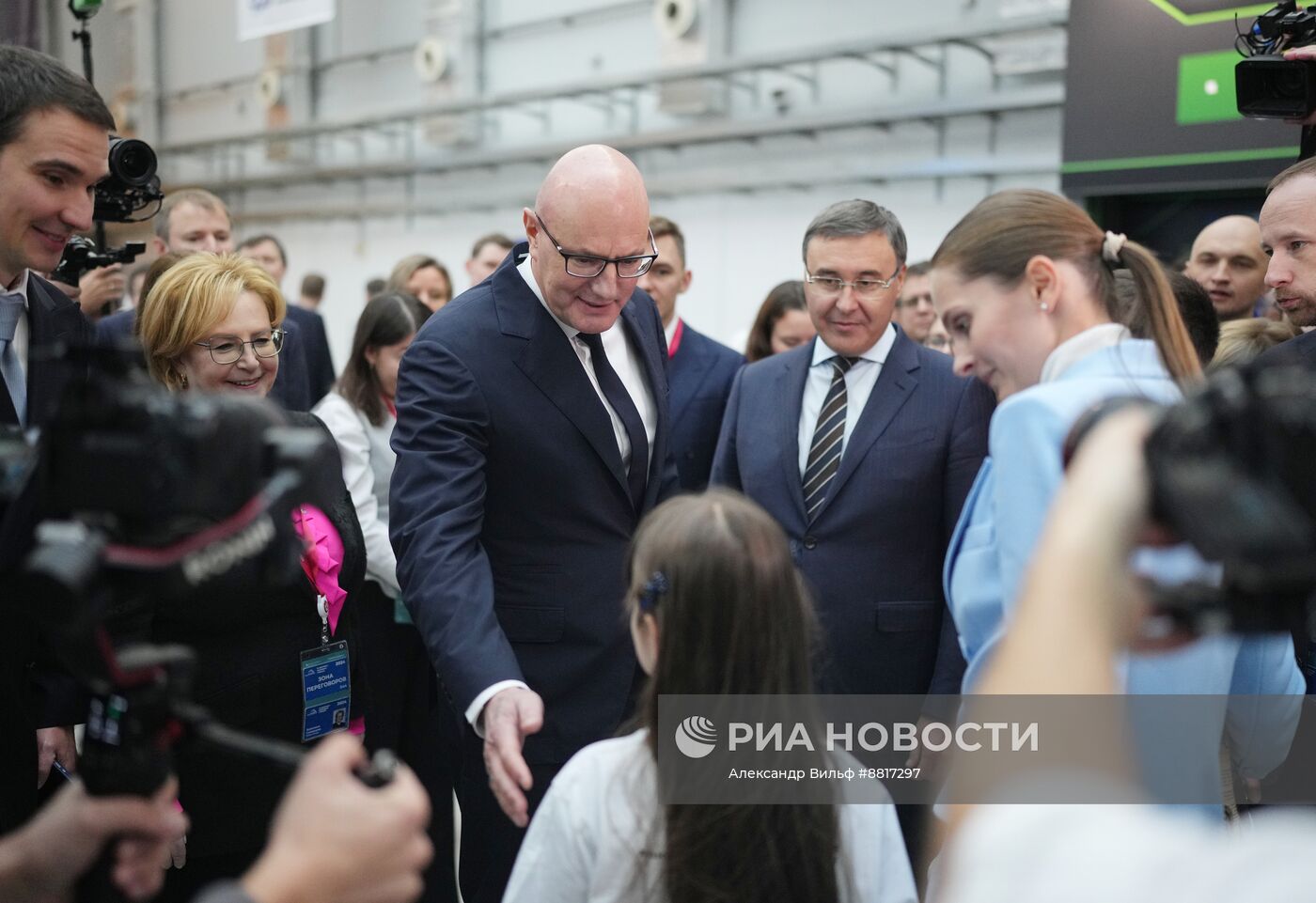 IV КМУ-2024. Вице-премьер РФ Д. Чернышенко посетил IV Конгресс молодых ученых