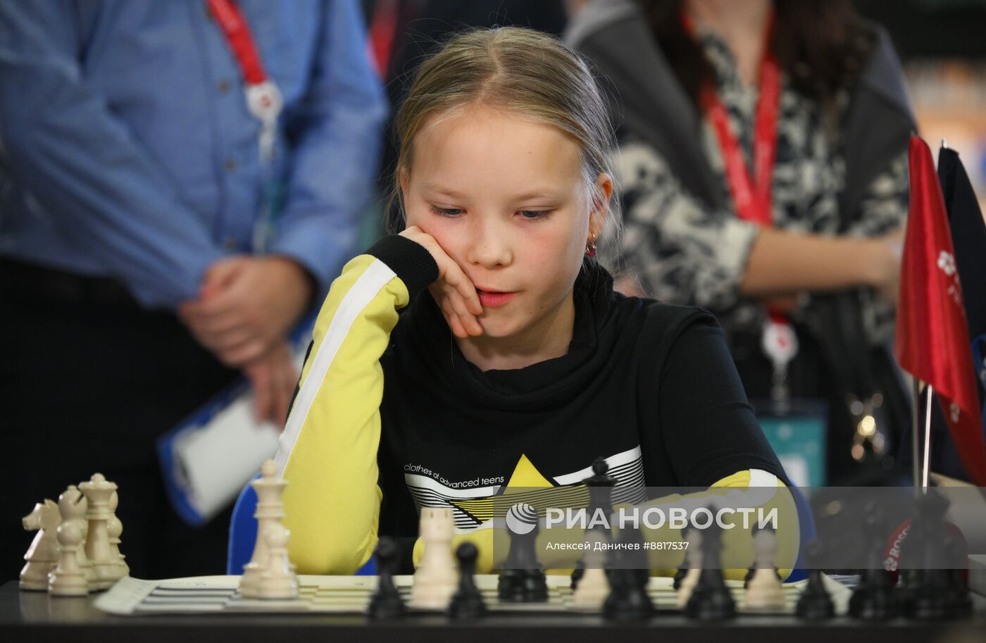 IV КМУ-2024. Сеанс одновременной игры в шахматы с чемпионкой России А. Журовой