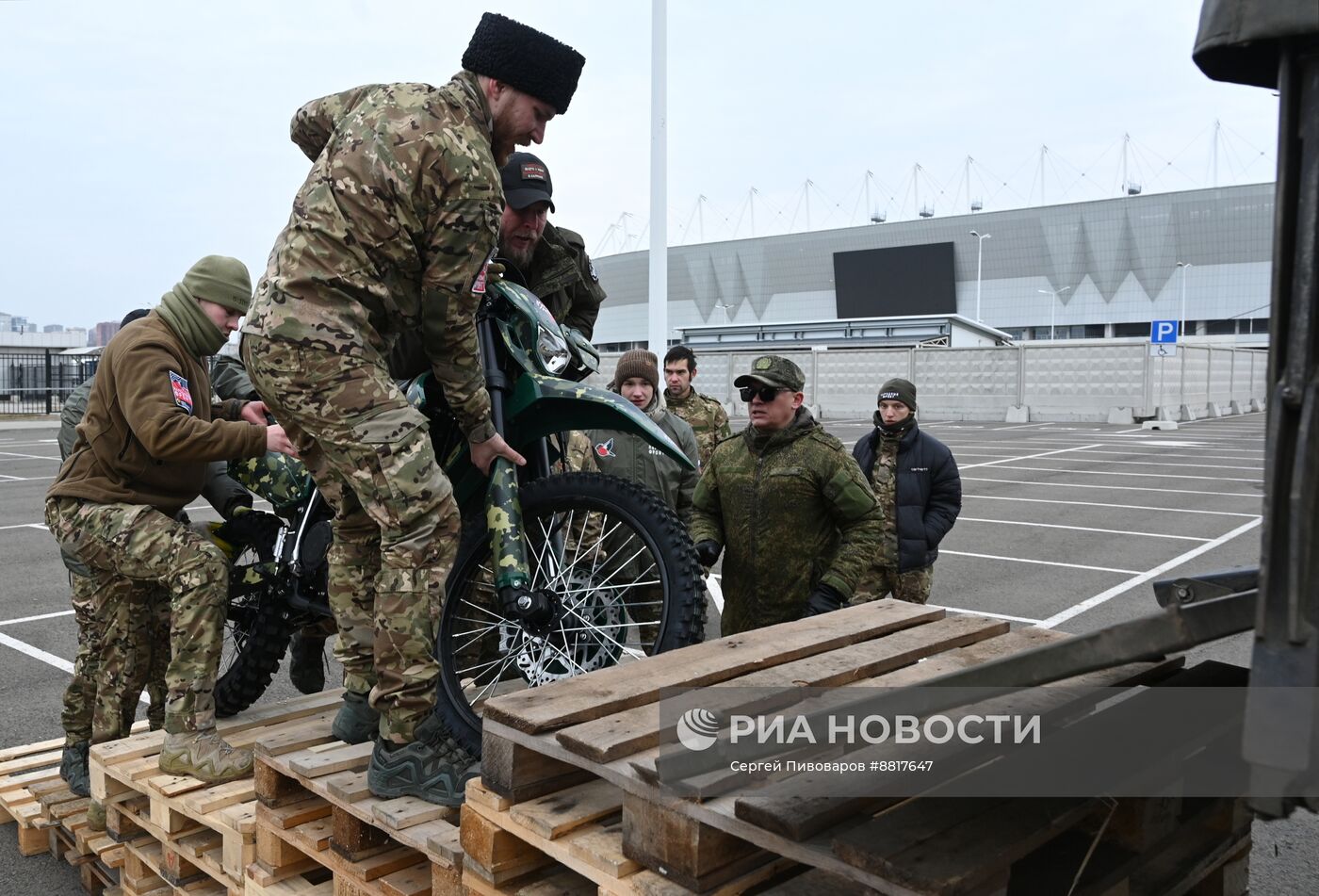 Передача кроссовых мотоциклов участникам СВО в Ростове-на-Дону