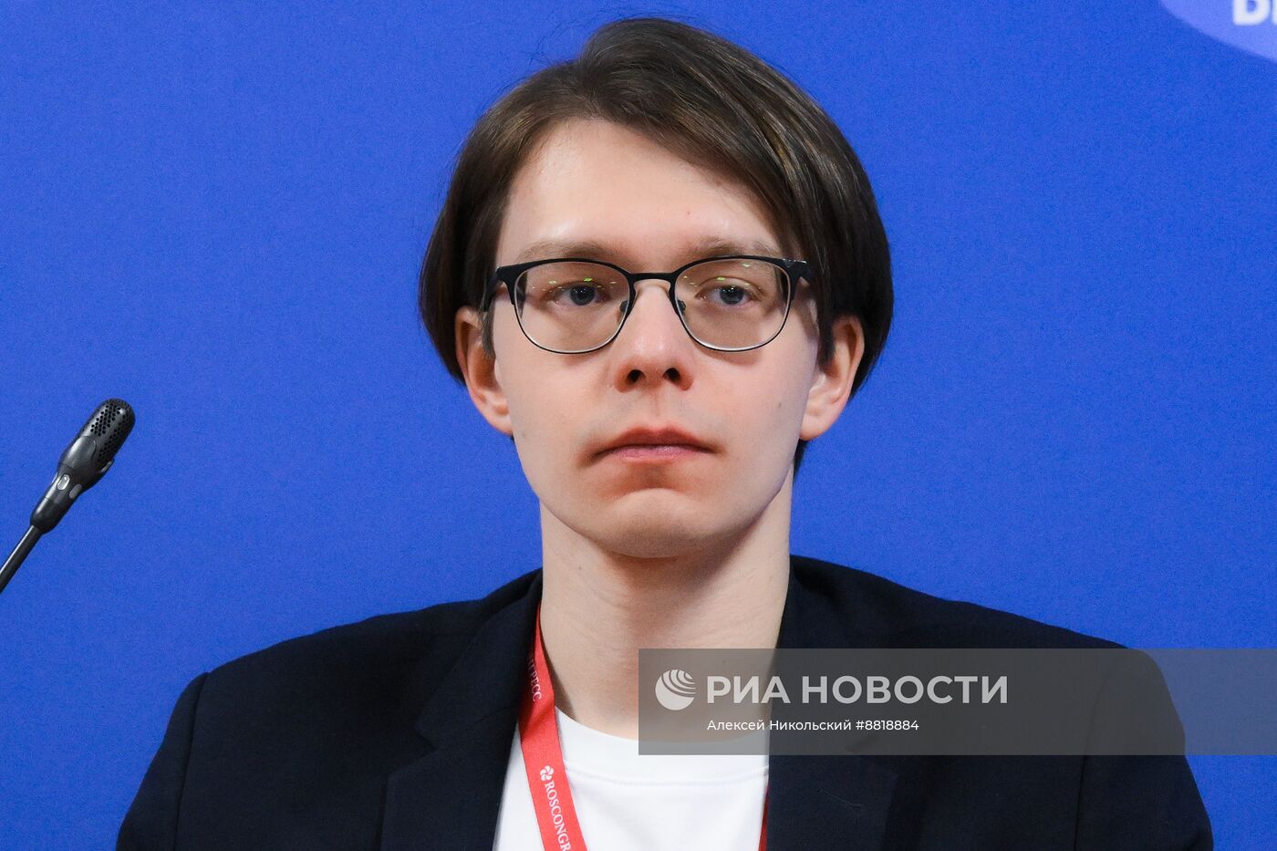 IV КМУ-2024. 5 историй о том, как современная российская наука меняет жизнь людей