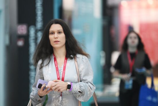 IV КМУ-2024. Работа конгресса Место: Россия, Федеральная территория "Сириус". Автор: Максим Богодвид. IV КМУ-2024. Работа конгресса