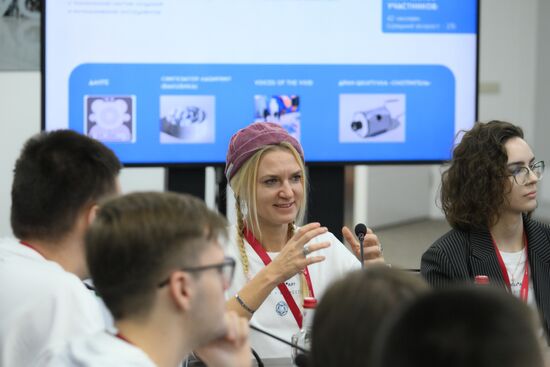 IV КМУ-2024. Мозговой штурм. Разработка новых проектов и инициатив научного направления арт-кластера "Таврида" Место: Россия, Федеральная территория "Сириус". Автор: Максим Блинов. IV КМУ-2024. Мозговой штурм. Разработка новых проектов и инициатив научного направления арт-кластера "Таврида"