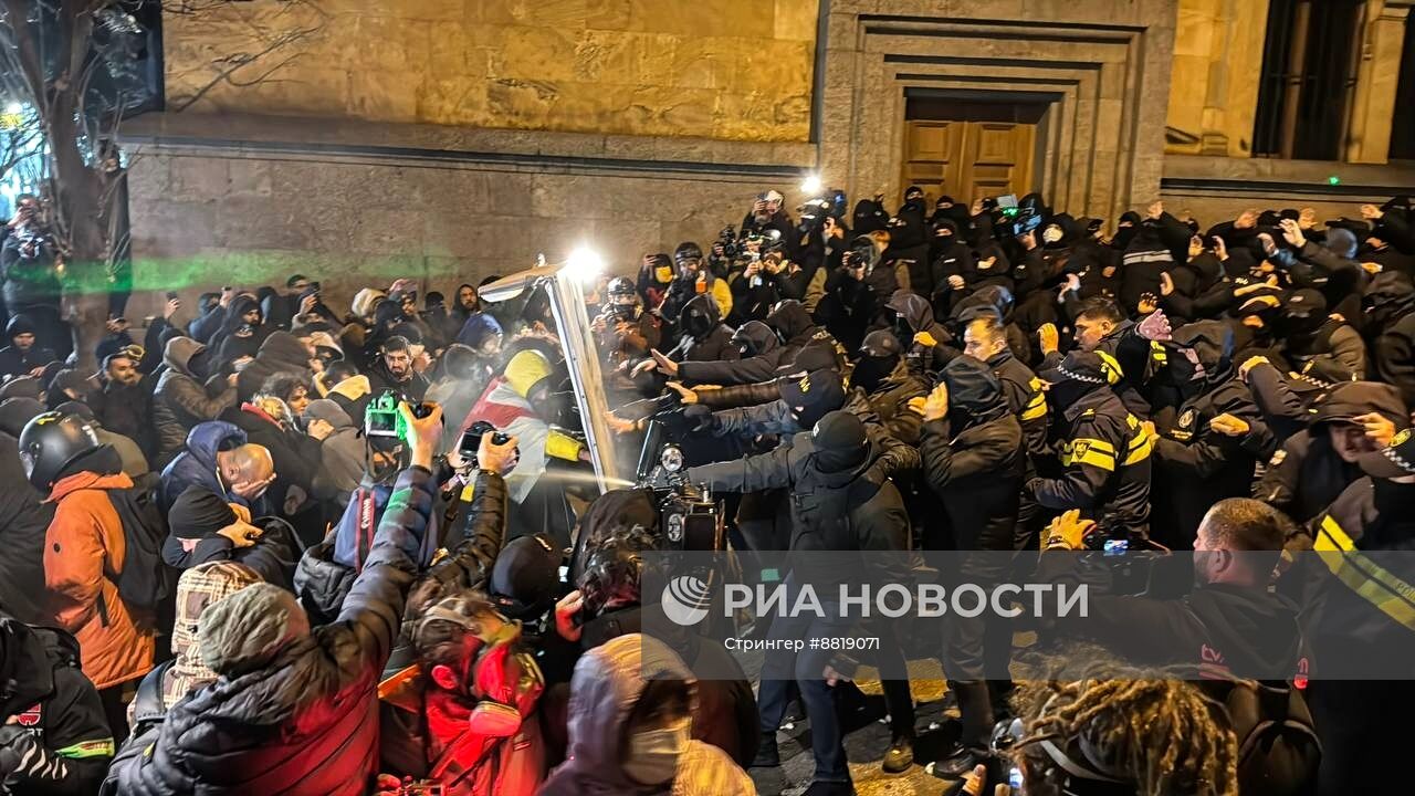 Акция протеста оппозиции в Тбилиси