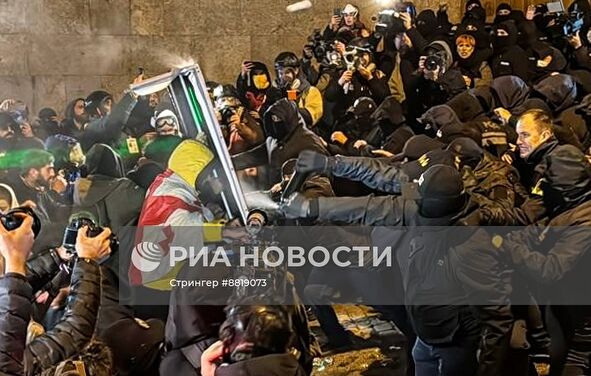 Акция протеста оппозиции в Тбилиси