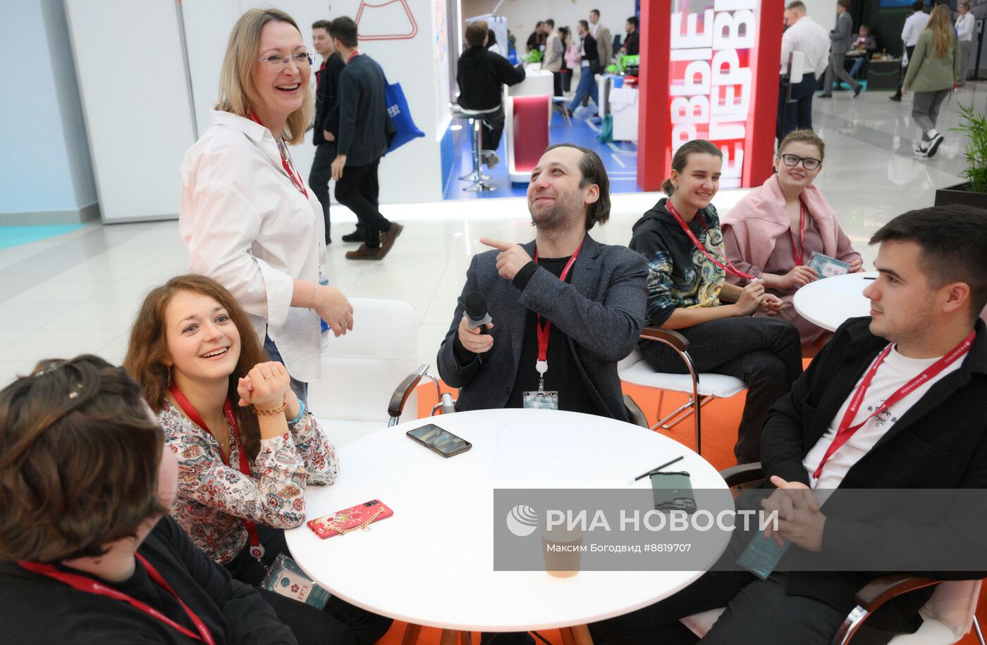 IV КМУ-2024. Работа лектория в зоне "Площадь Ноц"