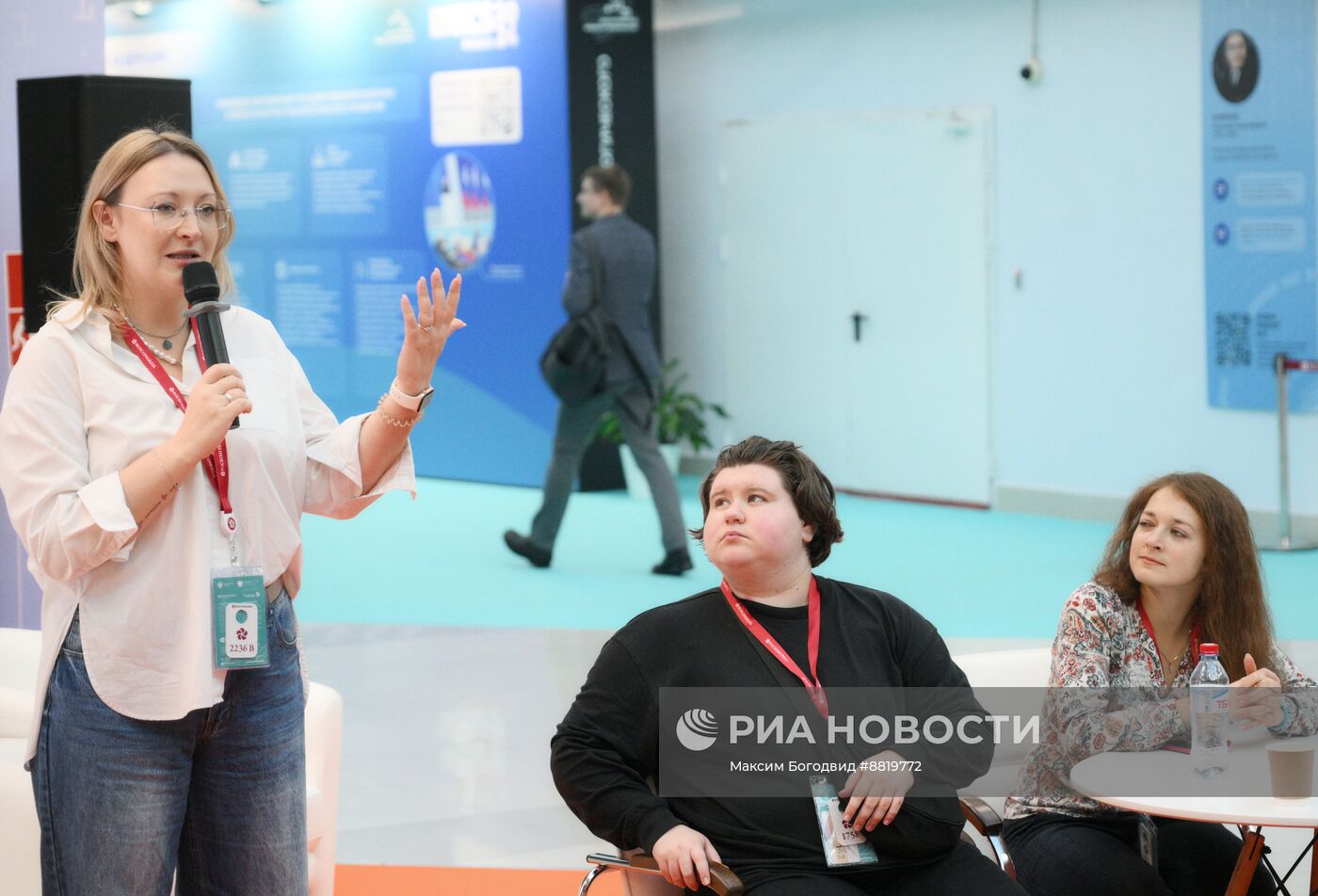 IV КМУ-2024. Работа лектория в зоне "Площадь Ноц"