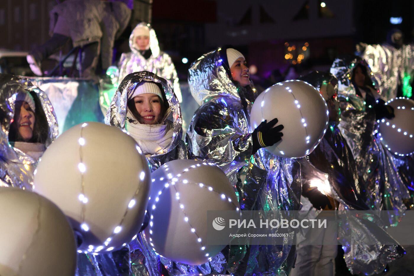 Зажжение огней первой в России новогодней елки