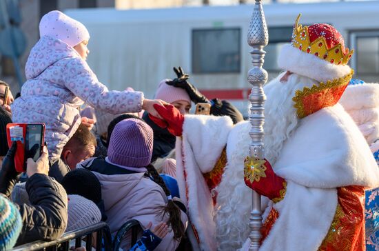 Прибытие поезда Деда Мороза в Южно-Сахалинск