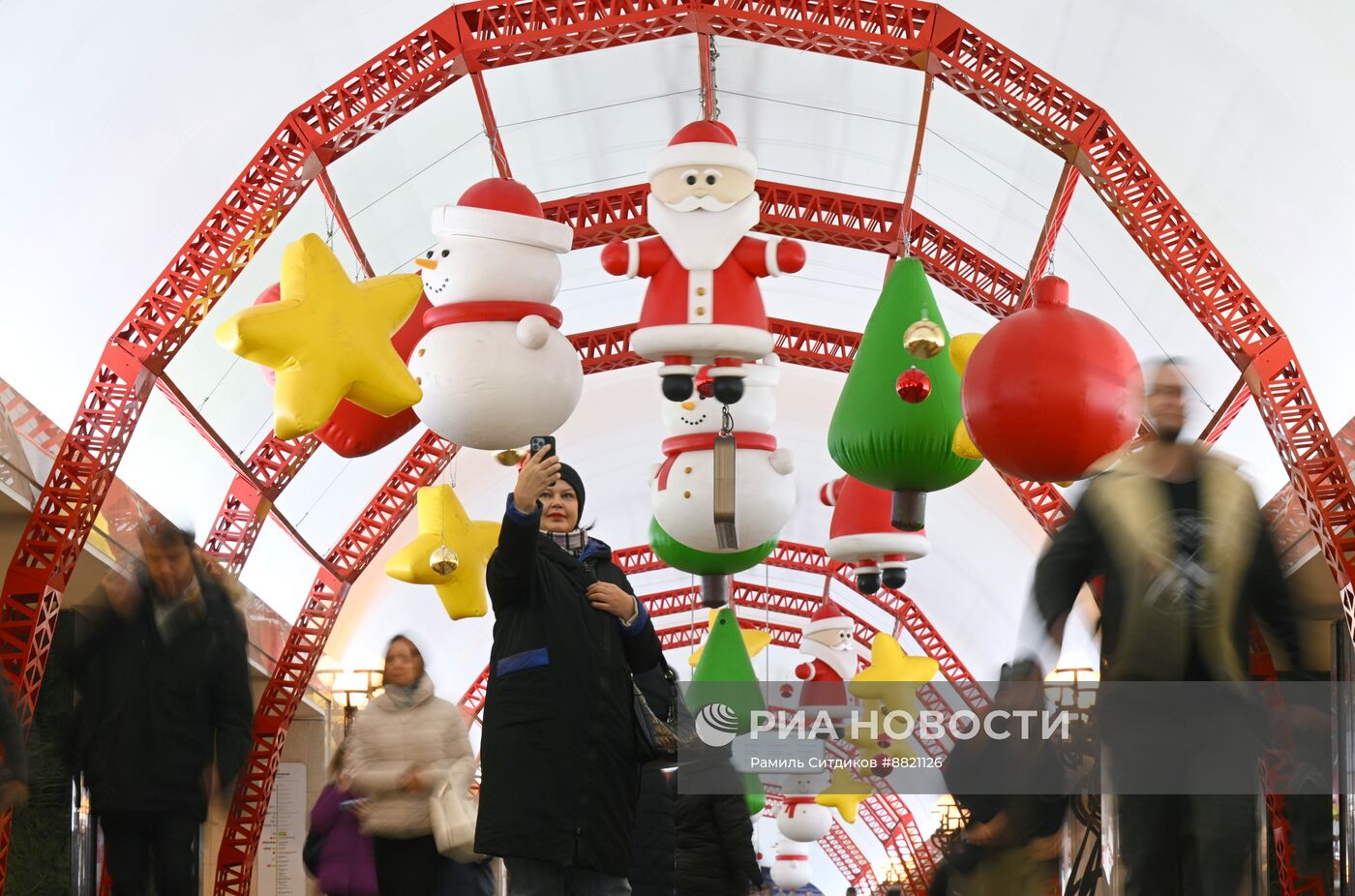 Новогоднее украшение станции метро "Трубная"