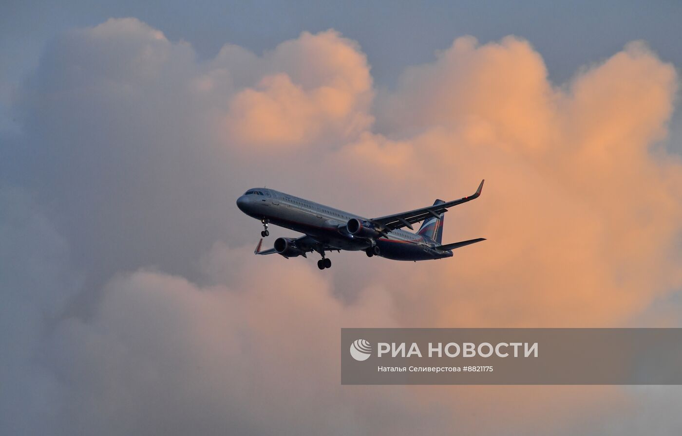 Самолет Airbus A321-211