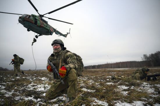 Десантная подготовка военнослужащих и спецназа Росгвардии 