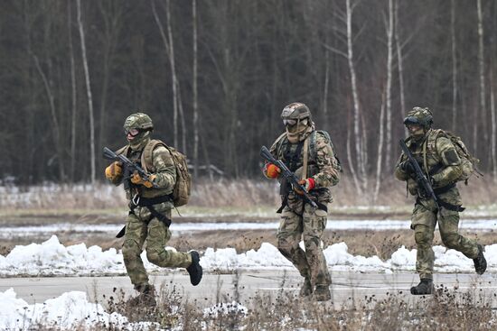 Десантная подготовка военнослужащих и спецназа Росгвардии 