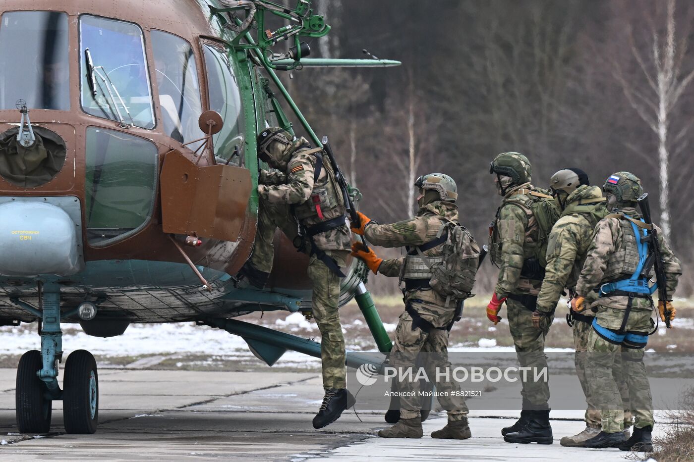 Десантная подготовка военнослужащих и спецназа Росгвардии 