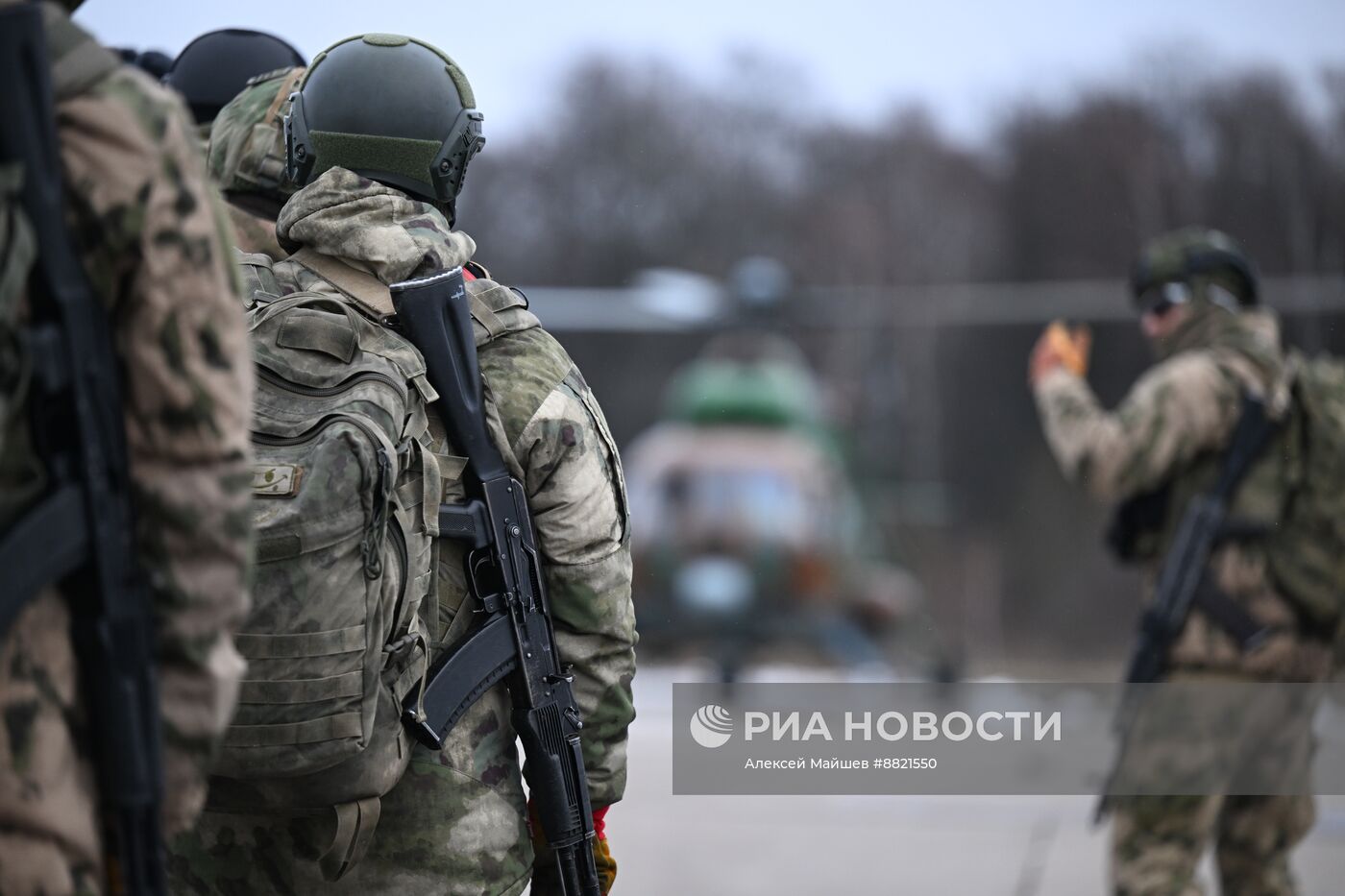 Десантная подготовка военнослужащих и спецназа Росгвардии 