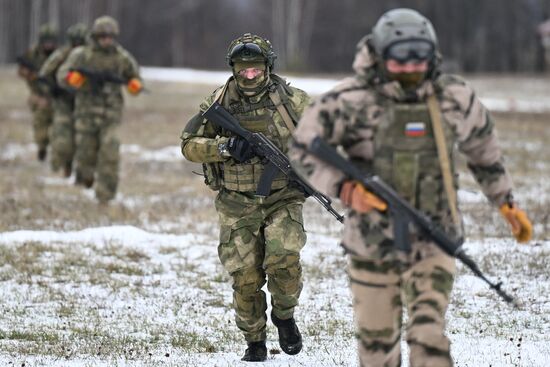 Десантная подготовка военнослужащих и спецназа Росгвардии 