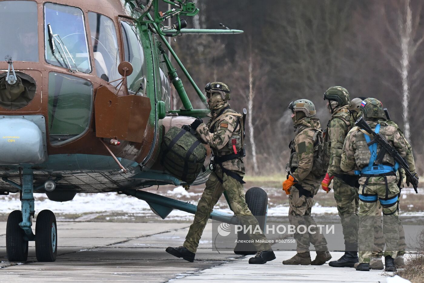 Десантная подготовка военнослужащих и спецназа Росгвардии 