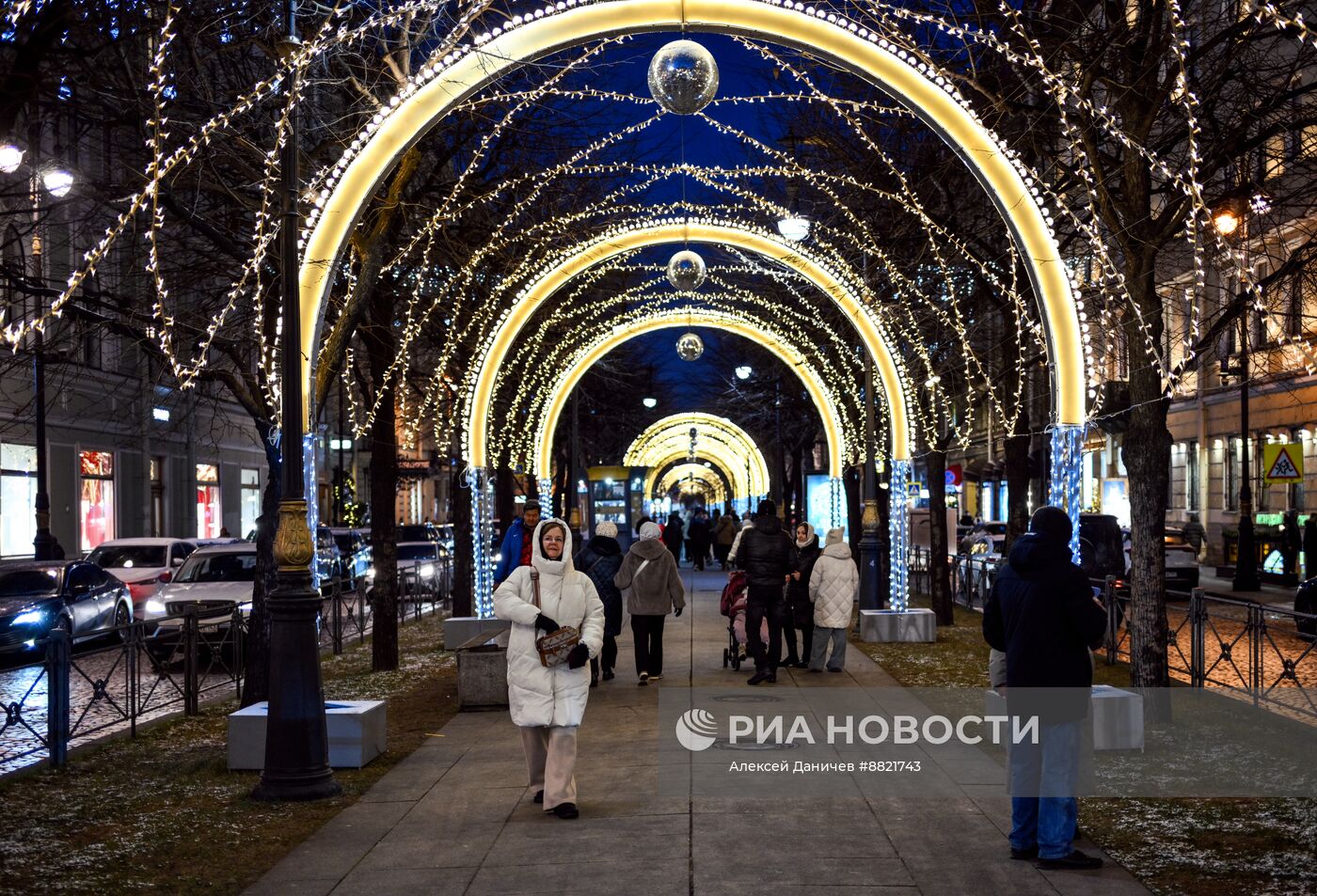 Новогоднее украшение центра Санкт-Петербурга