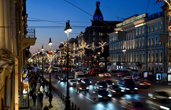 Новогоднее украшение центра Санкт-Петербурга