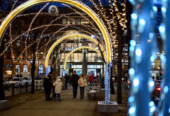 Новогоднее украшение центра Санкт-Петербурга