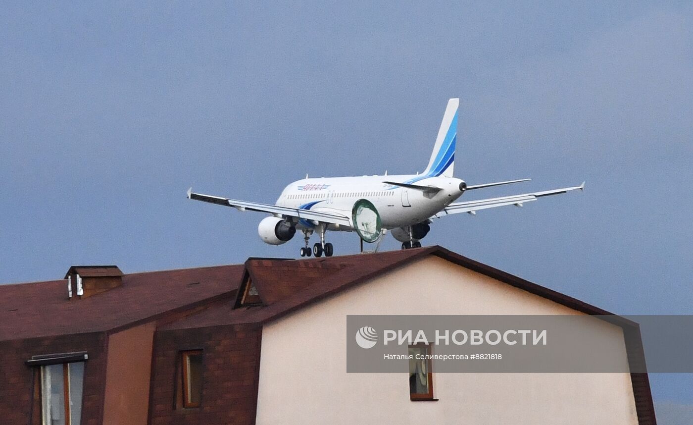 Самолет авиакомпании "Ямал"