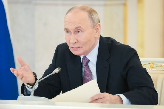 Президент Владимир Путин провел заседание Совета по стратегическому развитию и национальным проектам