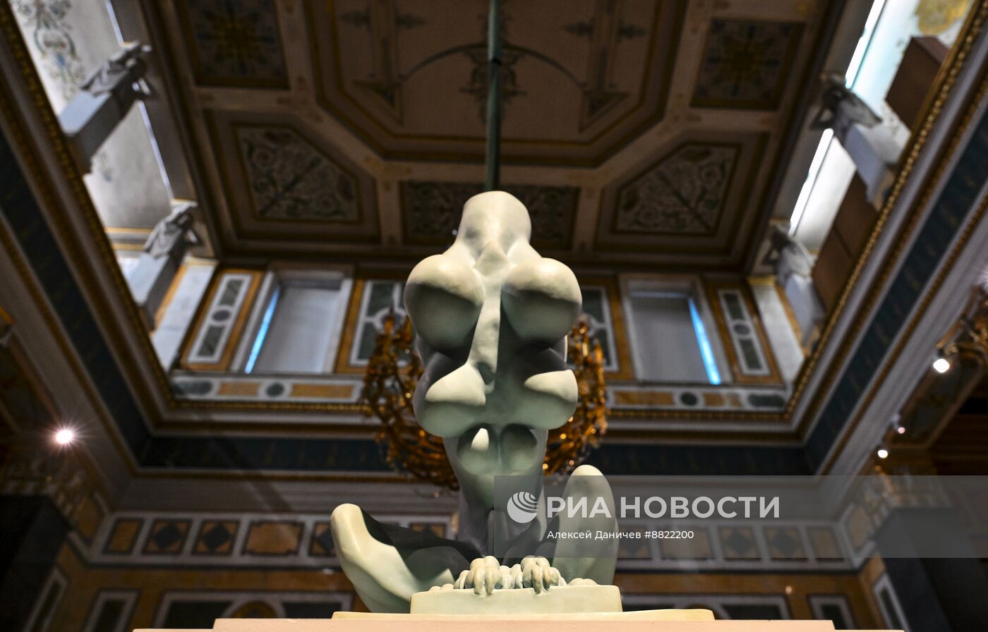 Выставка "Посмотри в глаза чудовищ..." в Санкт-Петербурге