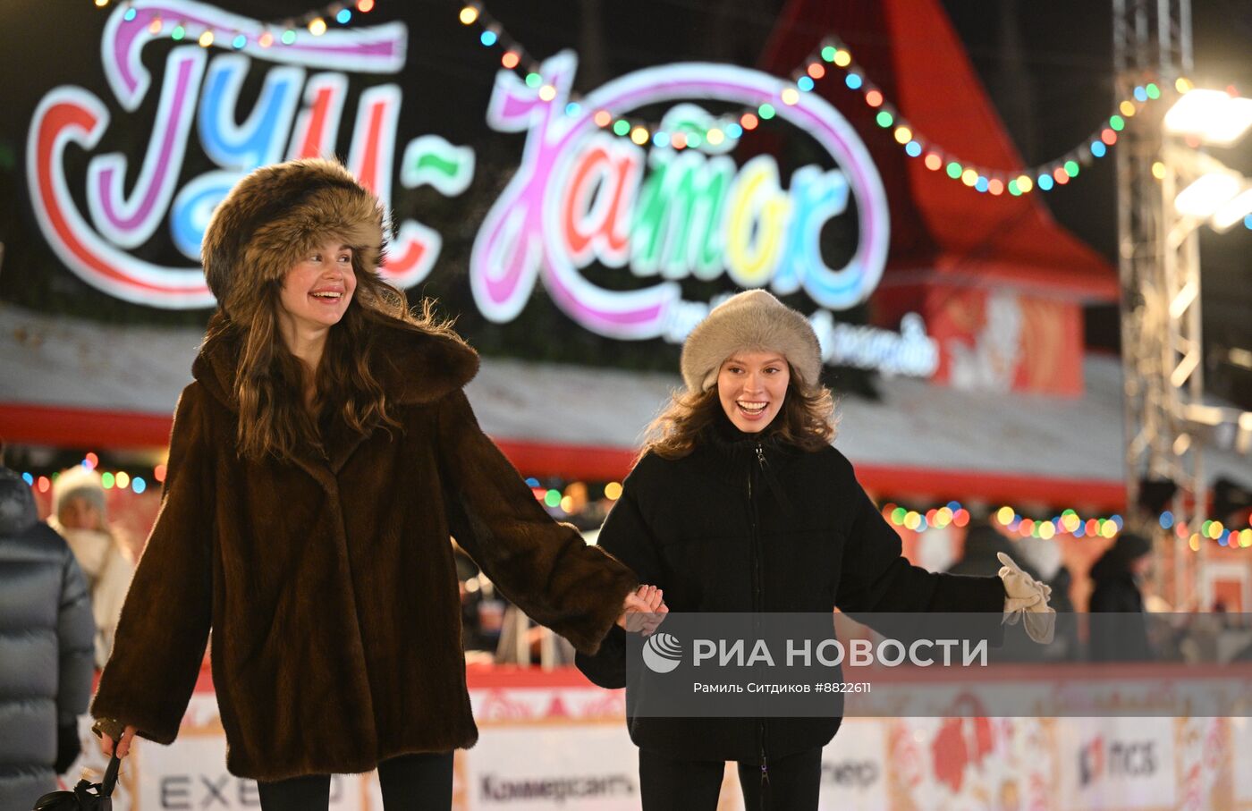 Открытие ГУМ-катка на Красной площади в Москве 