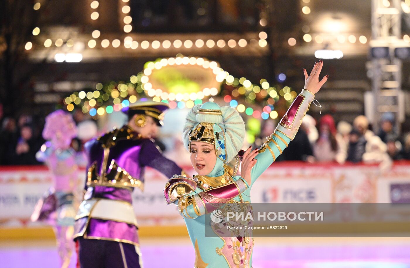 Открытие ГУМ-катка на Красной площади в Москве 