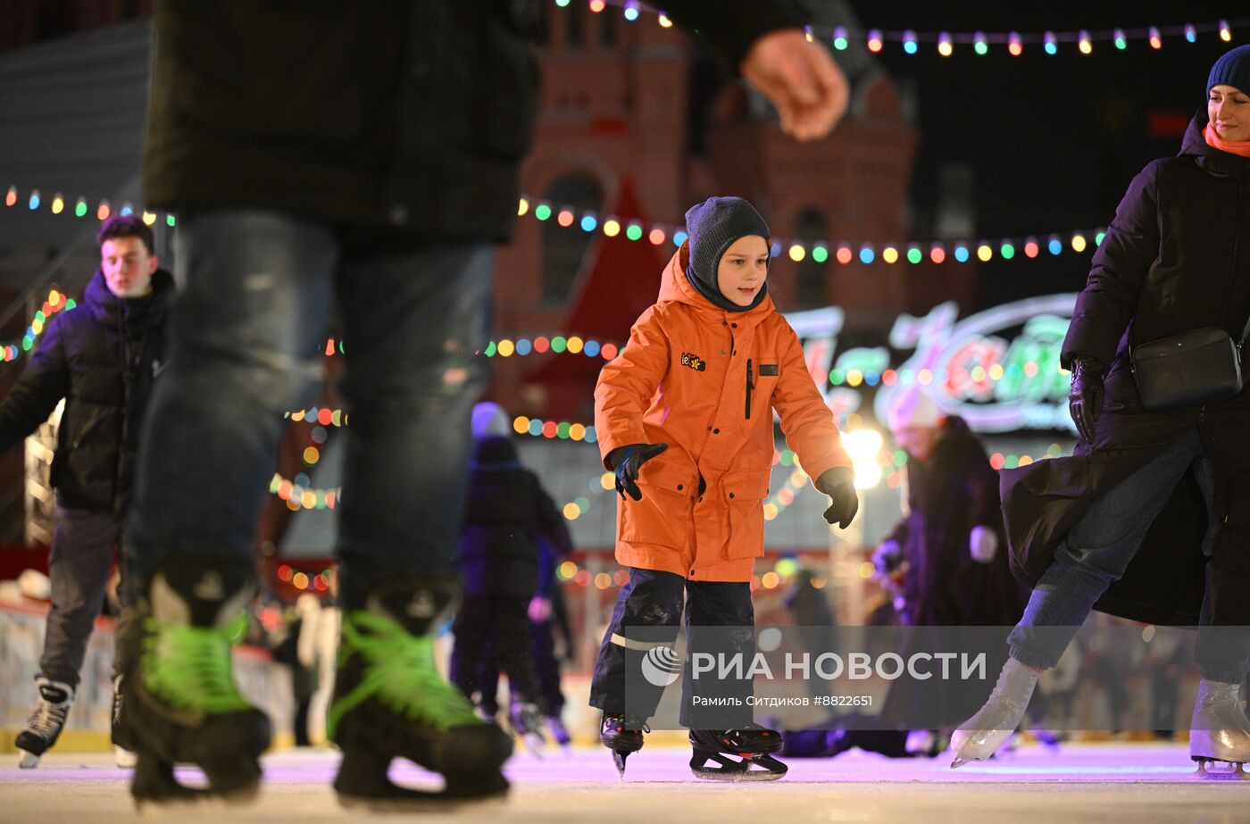 Открытие ГУМ-катка на Красной площади в Москве 