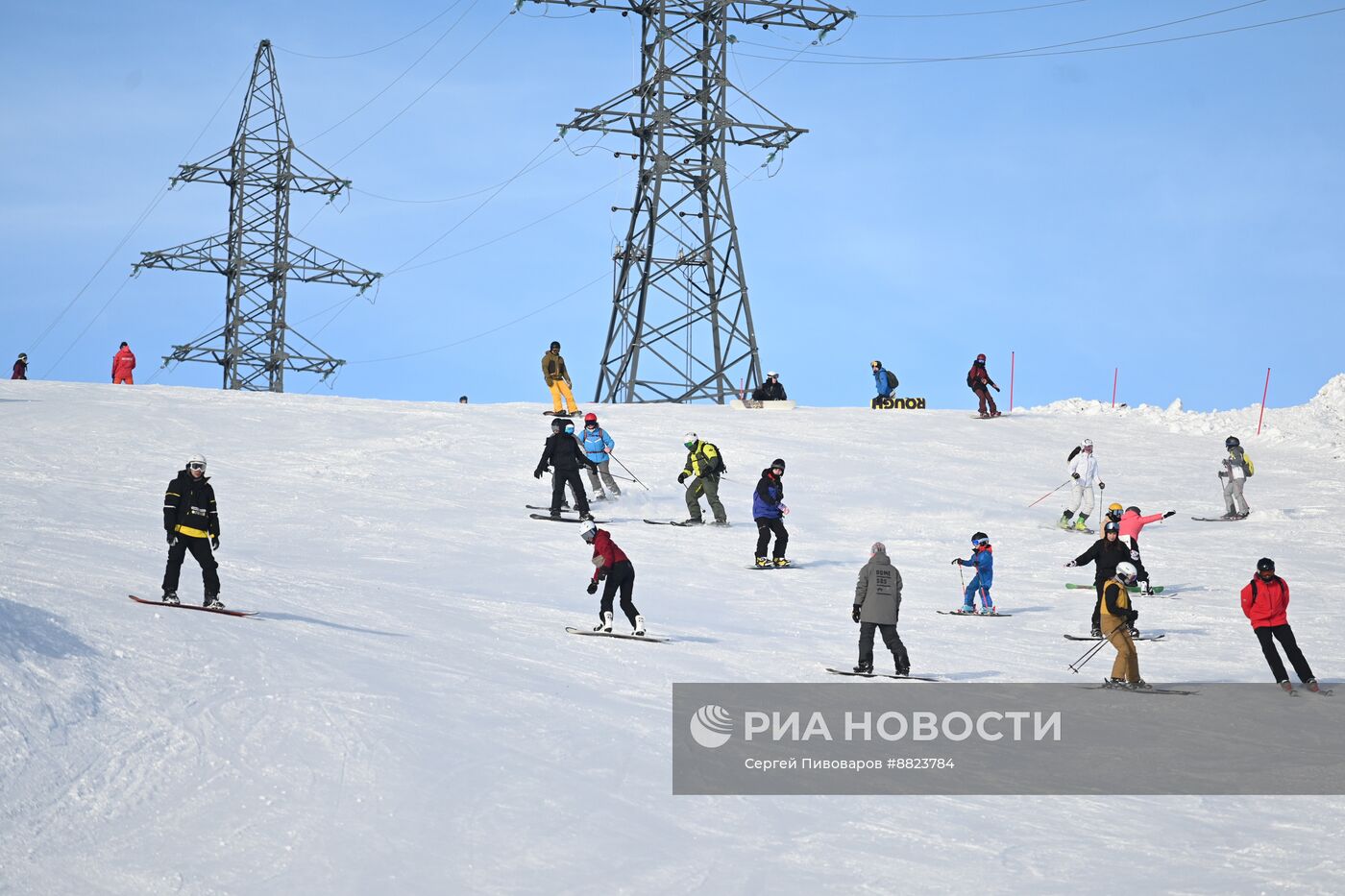 Начало зимнего сезона на горнолыжном курорте "Эльбрус"