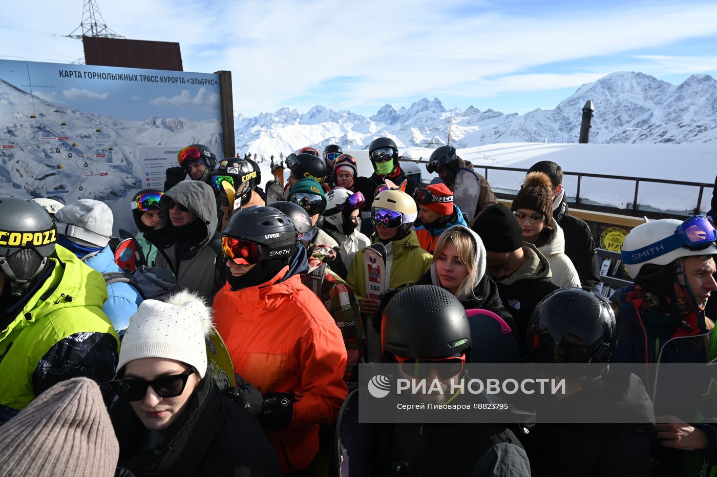 Начало зимнего сезона на горнолыжном курорте "Эльбрус"