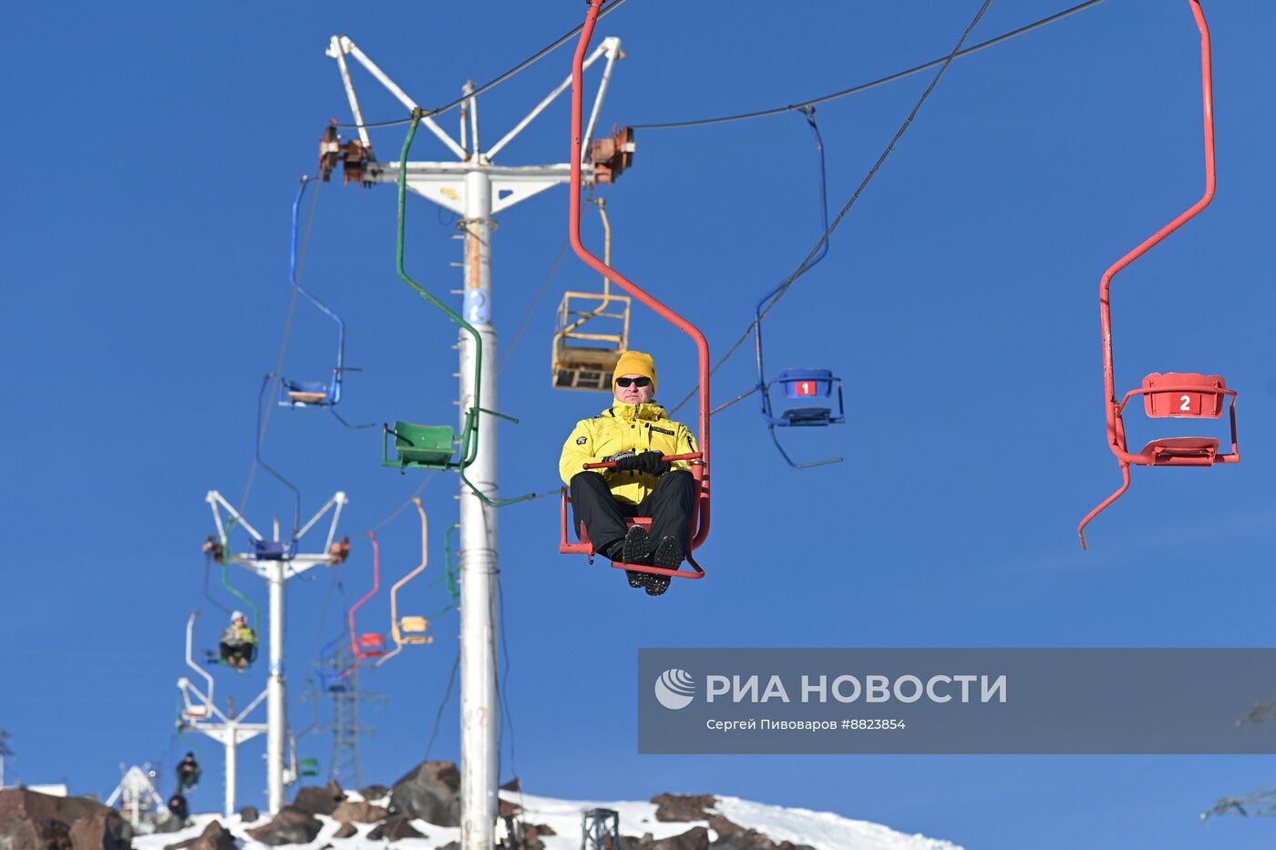 Начало зимнего сезона на горнолыжном курорте "Эльбрус"