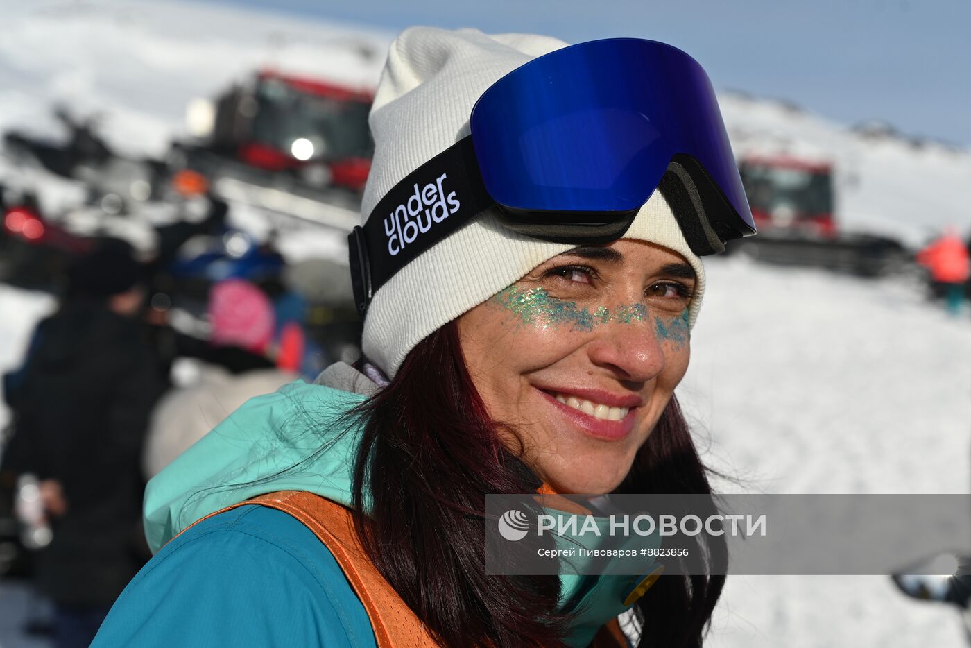 Начало зимнего сезона на горнолыжном курорте "Эльбрус"