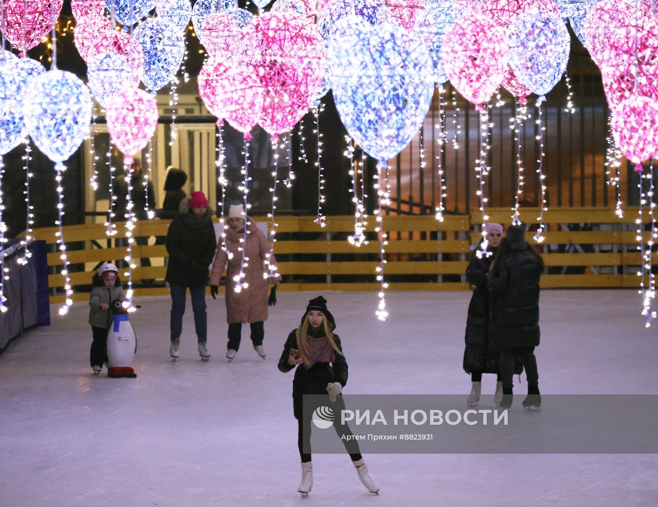 Открытие самого большого в мире катка в Санкт-Петербурге