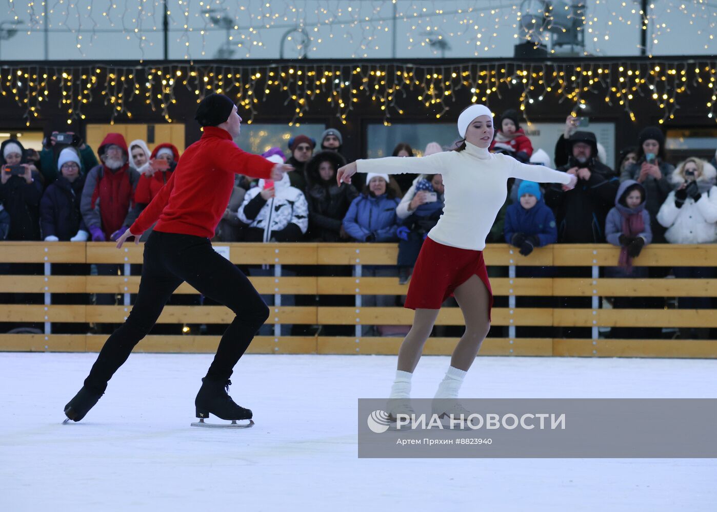 Открытие самого большого в мире катка в Санкт-Петербурге