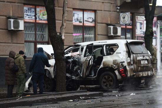 В центре Донецка взорвался внедорожник