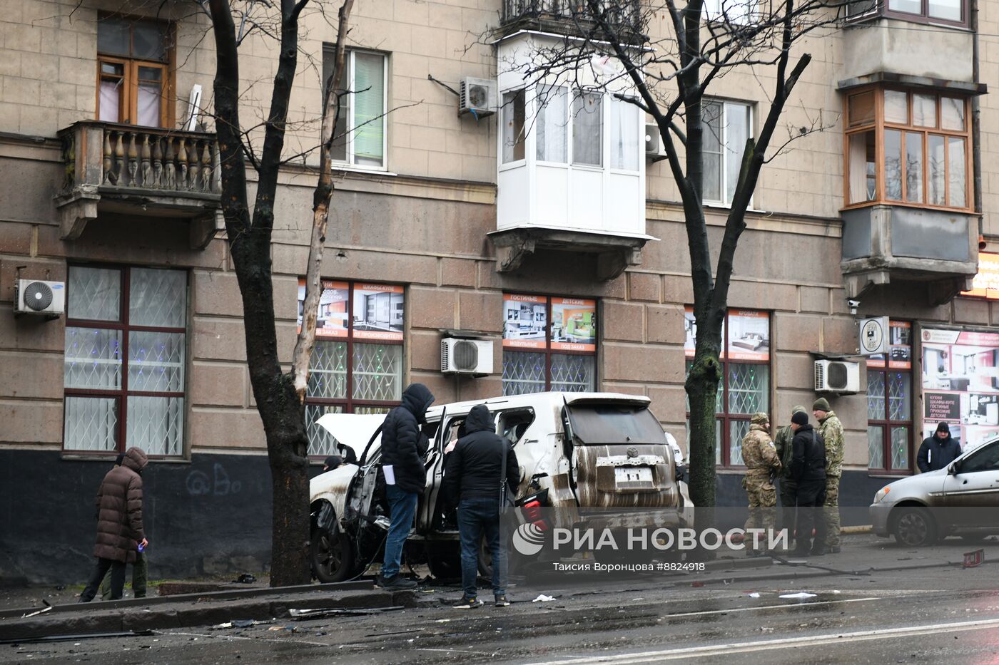 В центре Донецка взорвался внедорожник