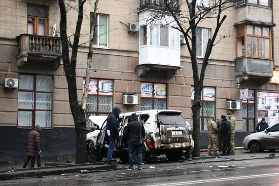 В центре Донецка взорвался внедорожник