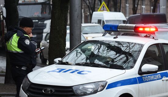 В центре Донецка взорвался внедорожник