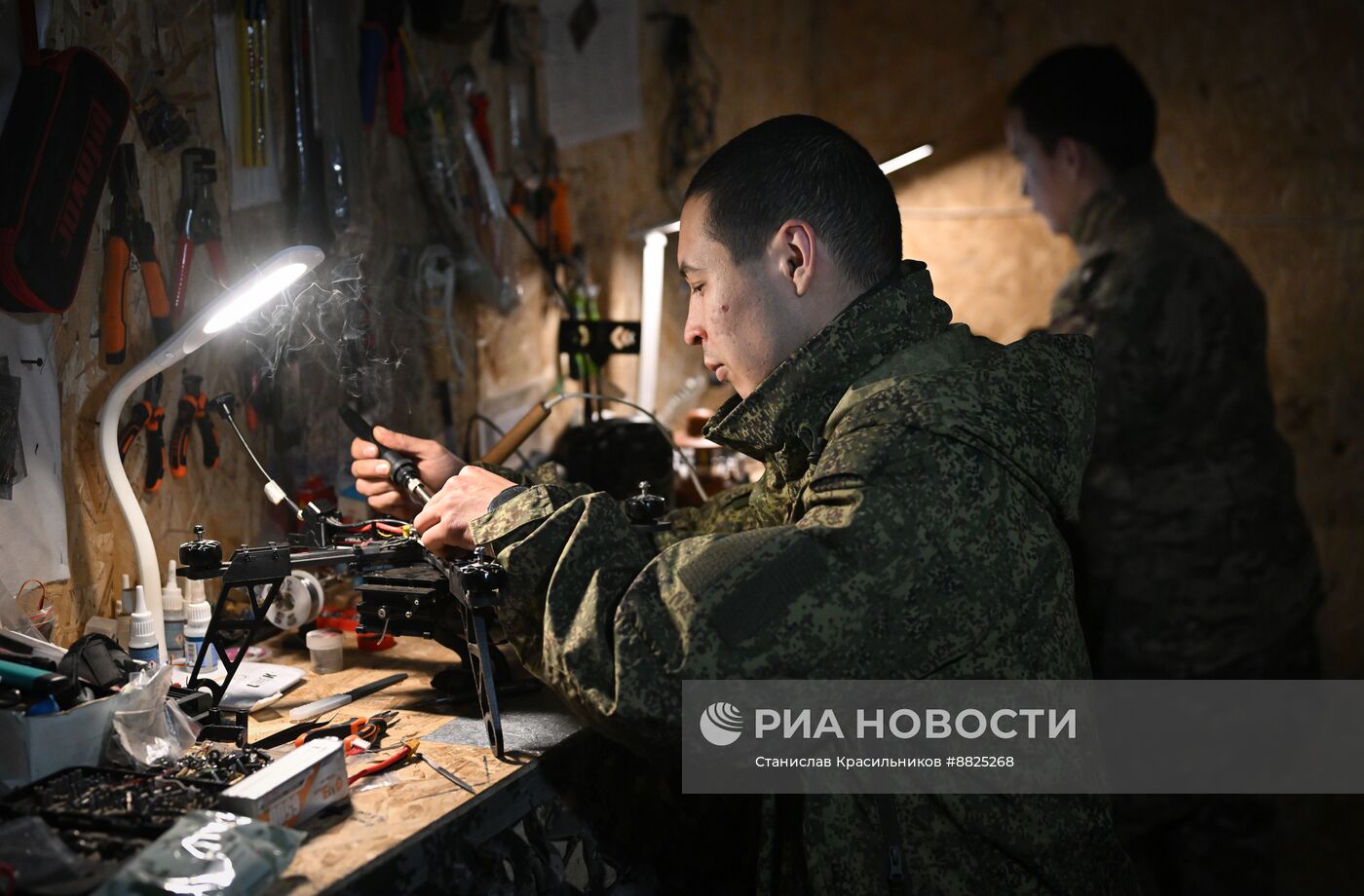 Испытания переделанных трофейных БПЛА ВСУ бойцами группировки "Центр" на Красноармейском направлении