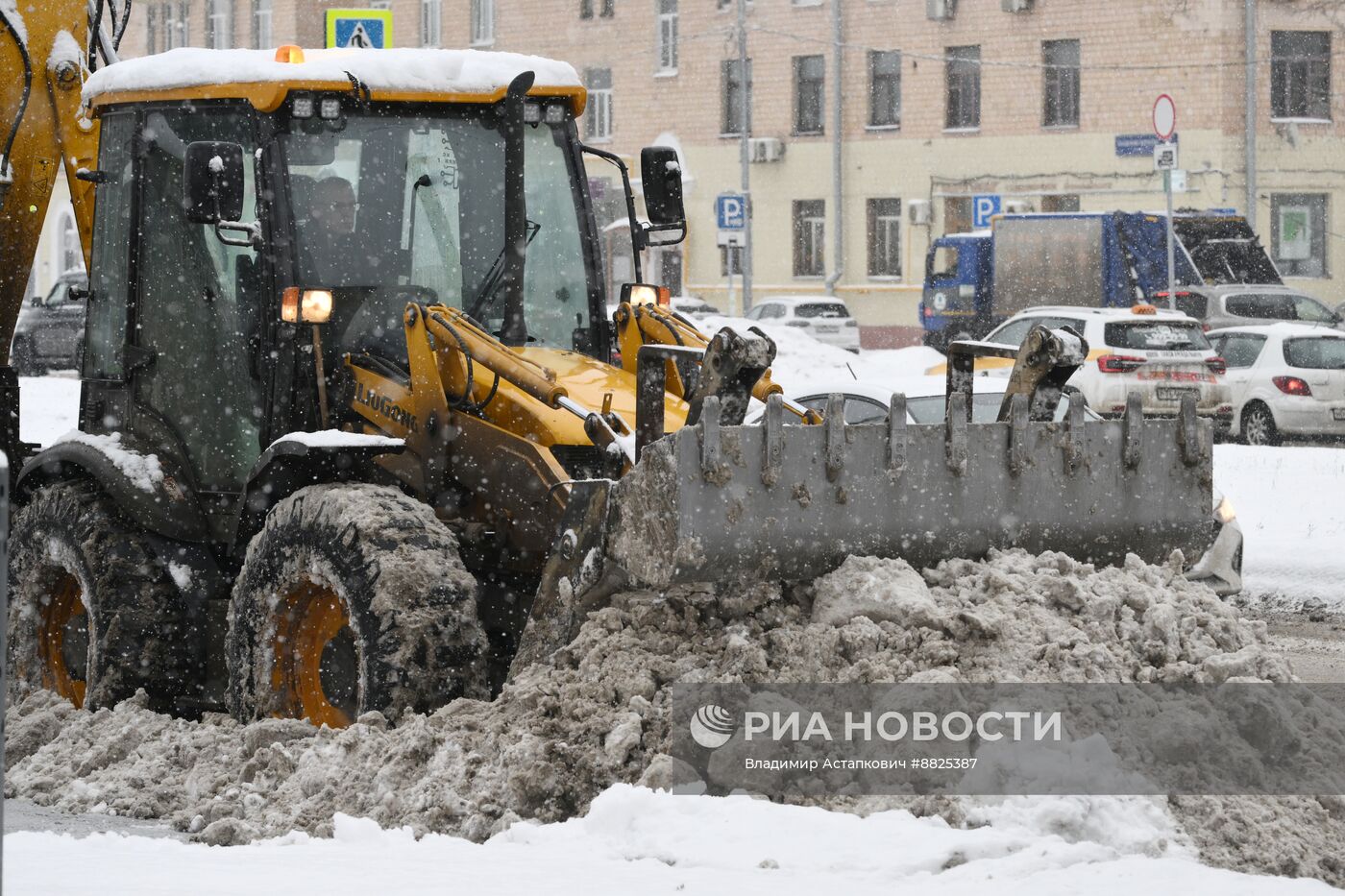 Снег в Москве