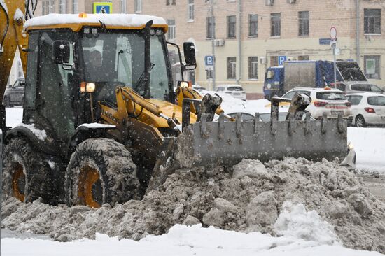 Снег в Москве