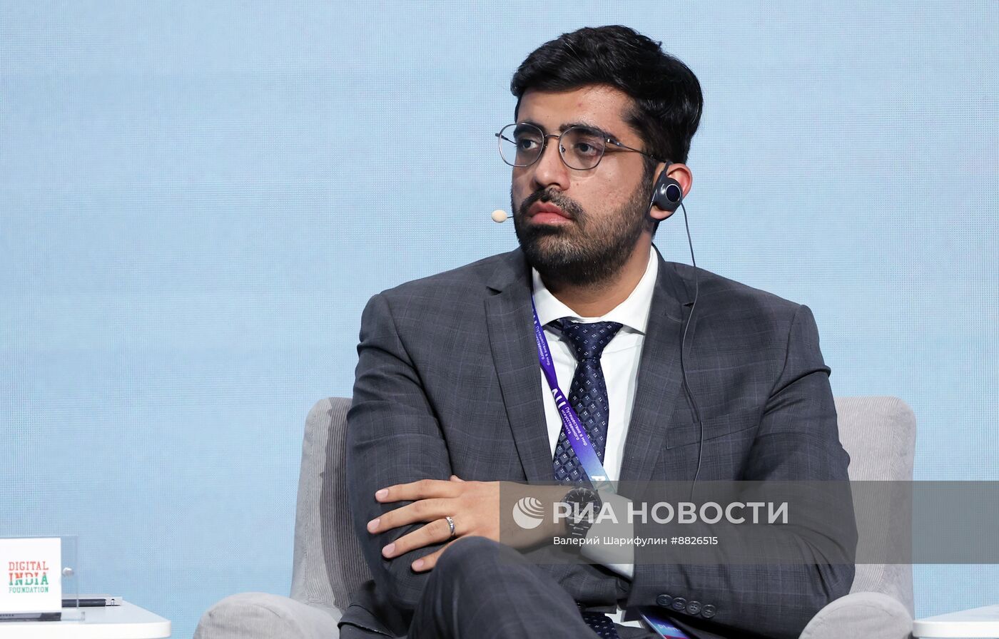 Президент Владимир Путин принял участие в конференции по искусственному интеллекту AI Journey